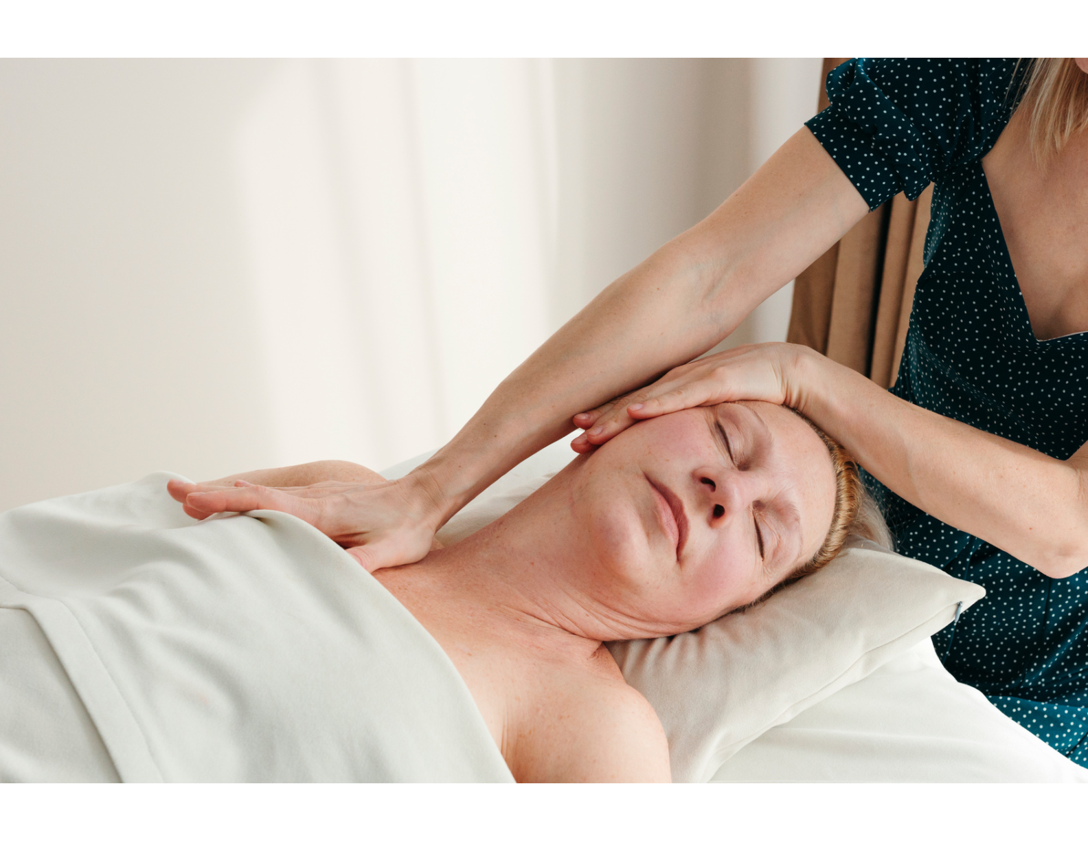 Hollywood Sculpting Facial